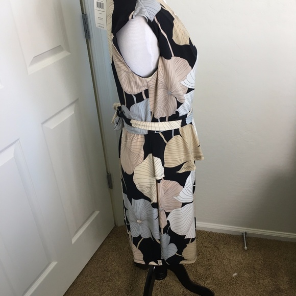 NWT Max and Cleo Knit and Champagne Dress - Picture 5 of 6